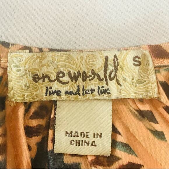 One World Flattering Multi Color Coral Paisley Pop Over Top V Neck Light Weight - Picture 12 of 16